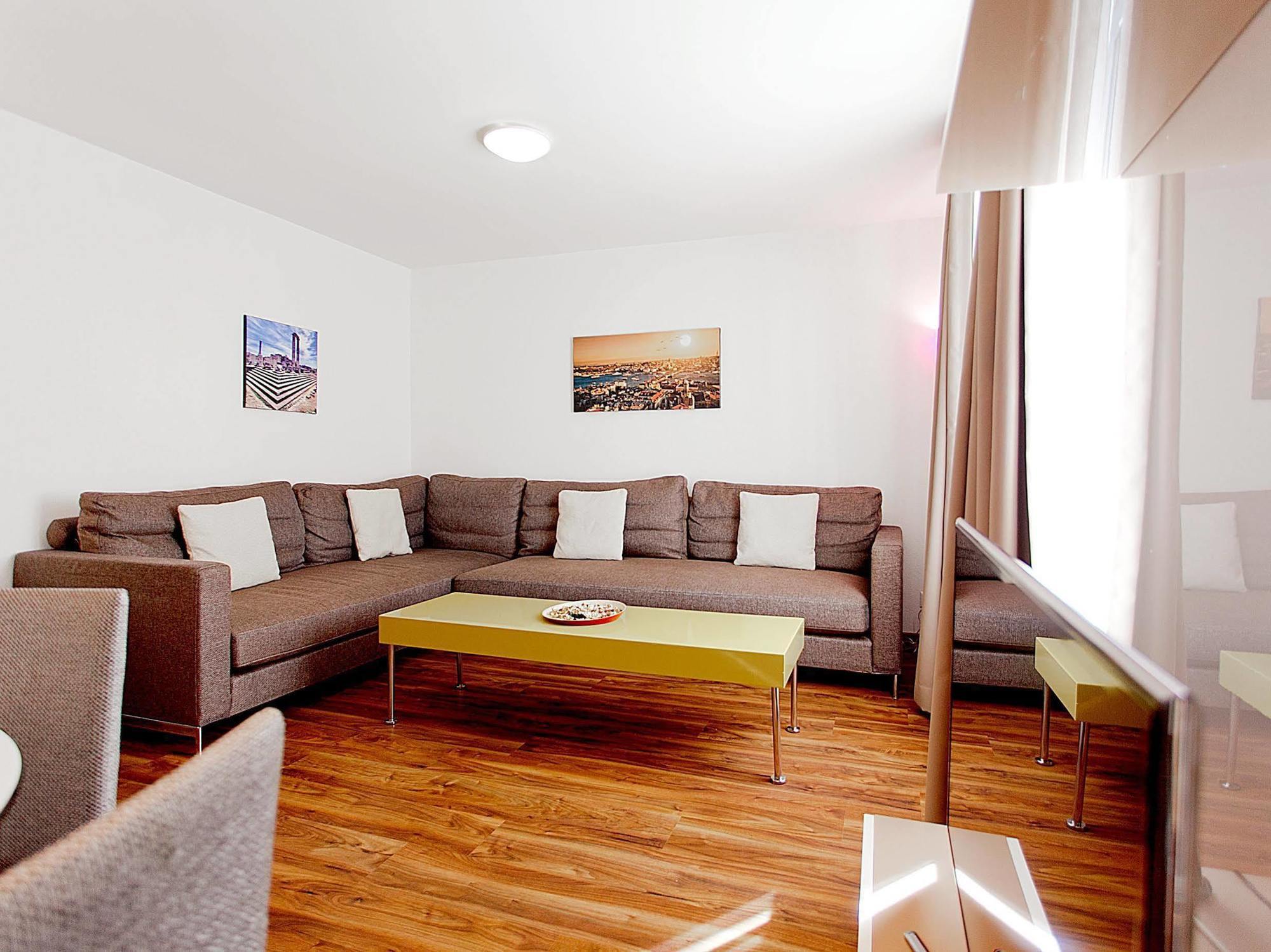 Premium Apartments By Livingdowntown Zurich Exterior photo