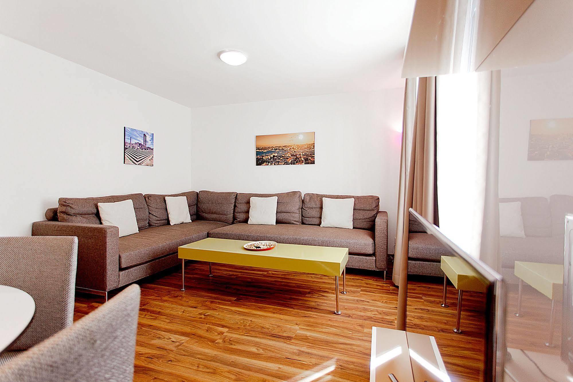Premium Apartments By Livingdowntown Zurich Exterior photo